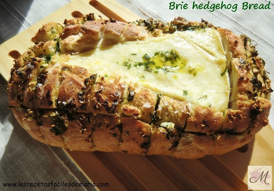 Brie Hedgehog Bread delicioso pan relleno de Brie!