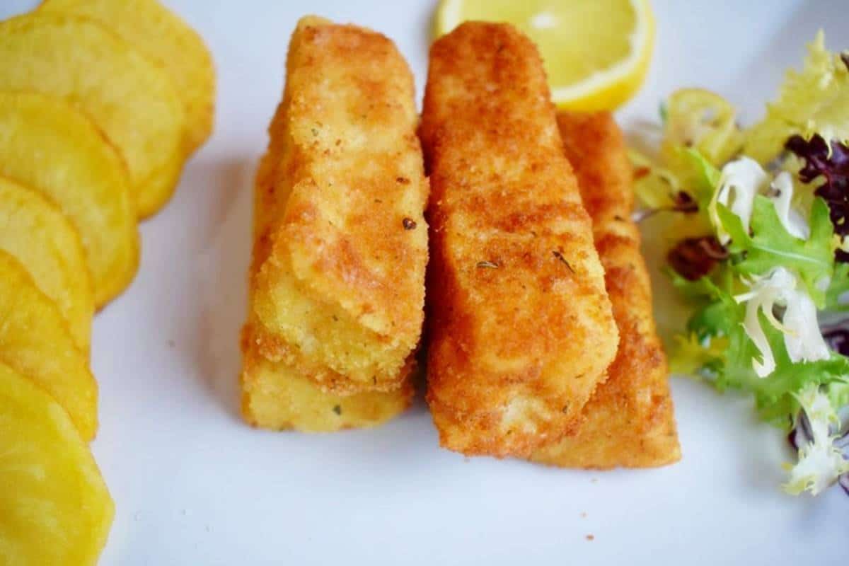 Fingers de pescado patatas españolas crujientes
